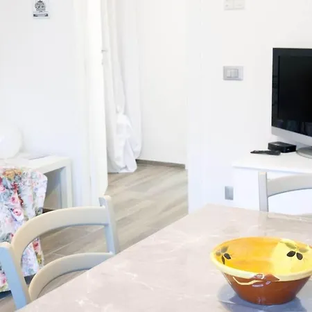 Terrace House, Private Outdoor Area, 250m From Sea Сasa de vacaciones Pietra Ligure