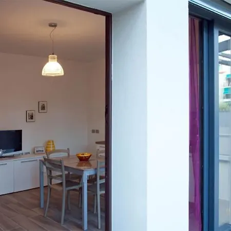 Terrace House, Private Outdoor Area, 250m From Sea Сasa de vacaciones *